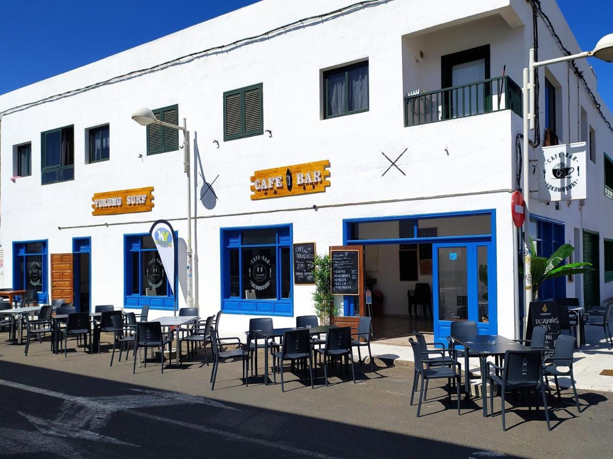 Surf House Famara Yokomosurf Hostel ภายนอก รูปภาพ